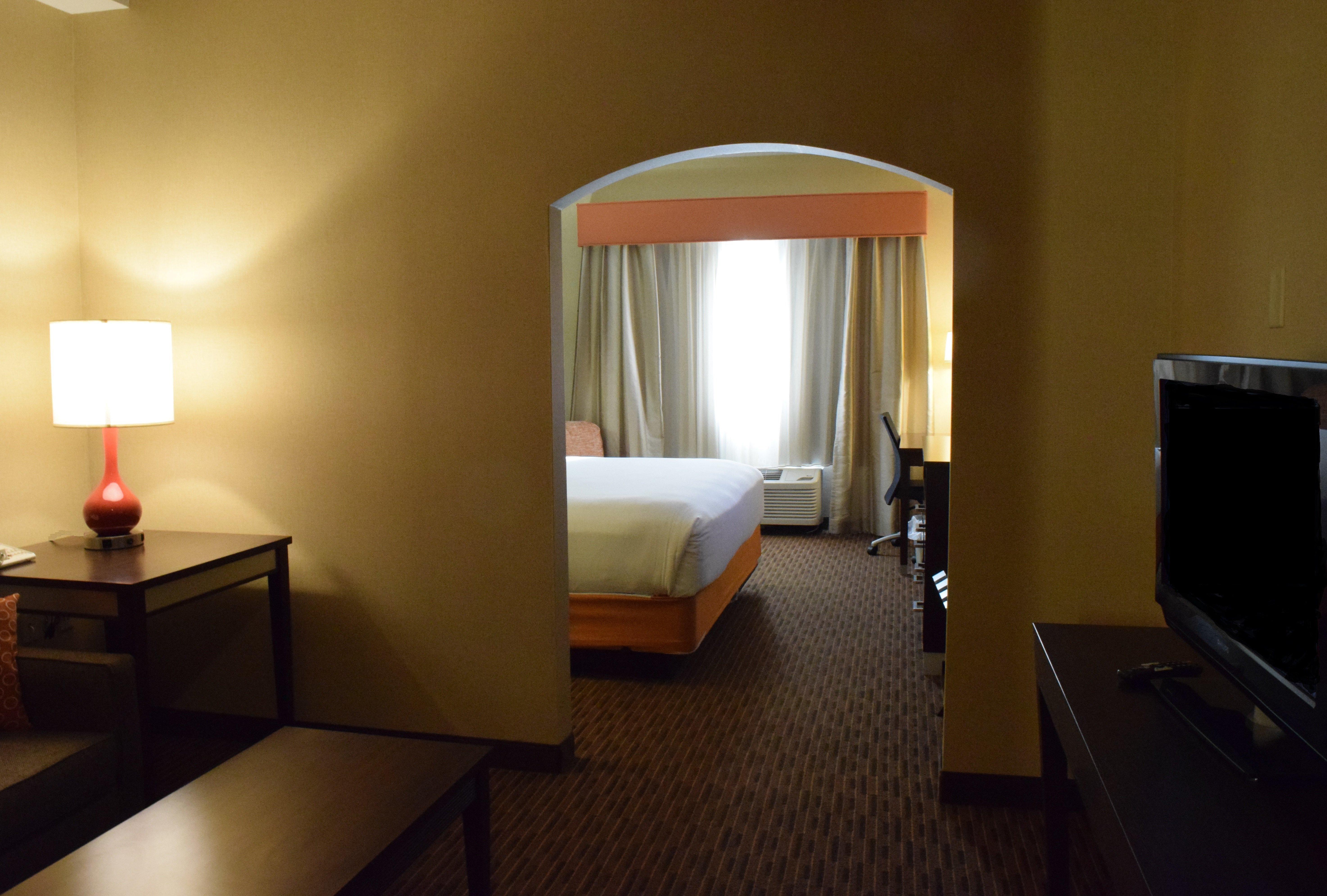 Holiday Inn Express Hotel & Suites Watertown - Thousand Islands By Ihg Exterior foto