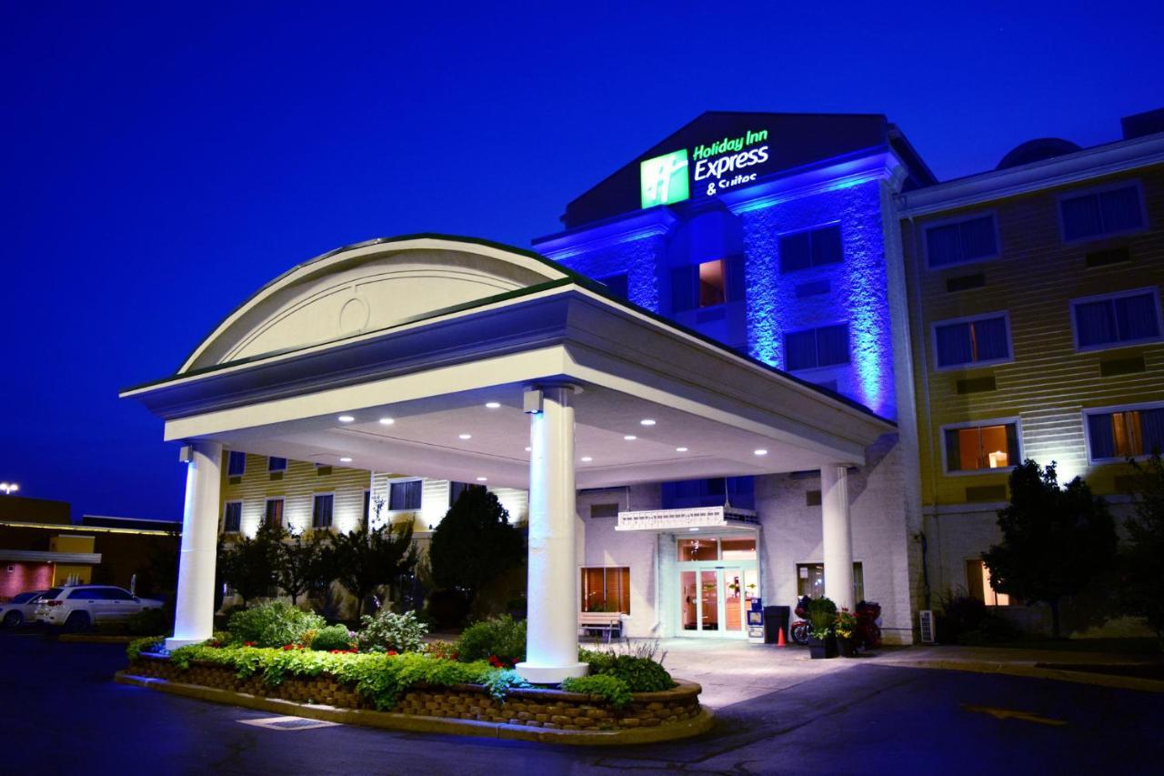 Holiday Inn Express Hotel & Suites Watertown - Thousand Islands, An Ihg Hotel Exterior foto